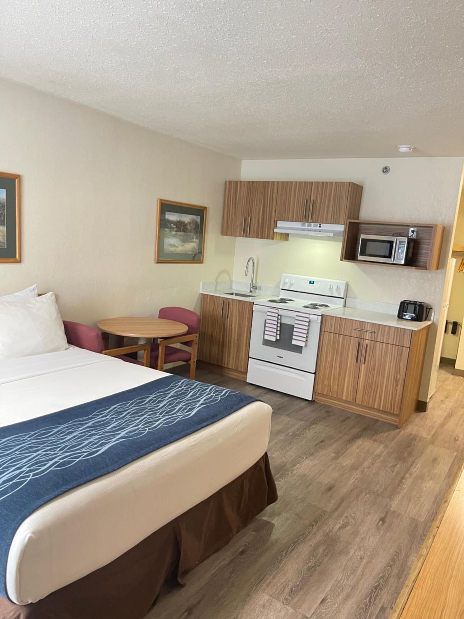 Rodeway Inn Edson Exterior photo